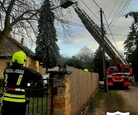 Fakidőlés István aknán