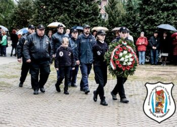 Koszorúzás a községi megemlékezésen