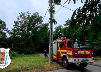 Veszélyesen lógó vezeték