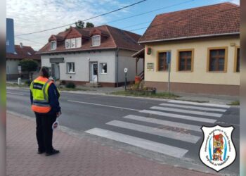 Nekünk is becsöngettek