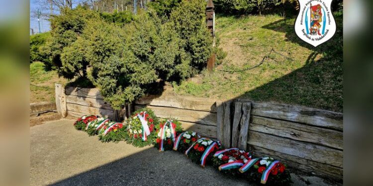 Koszorúzás március 15-én