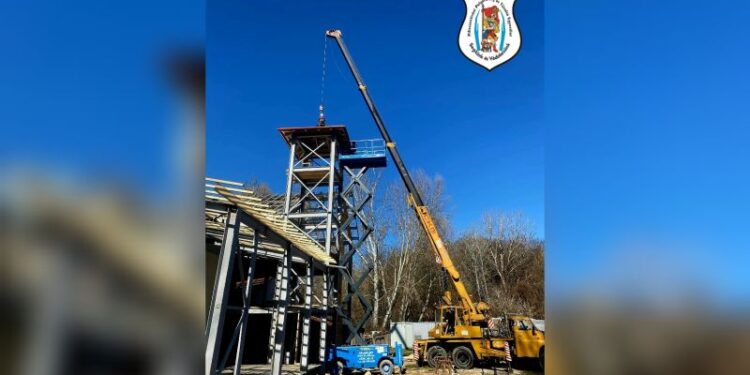 Helyére került a toronytető