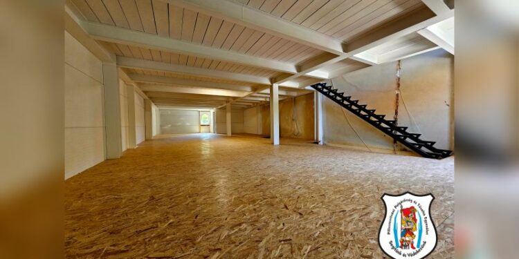 Falazás, szigetelés, padlózás, festés