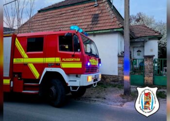 Ajtónyitás a templomhegy utcában