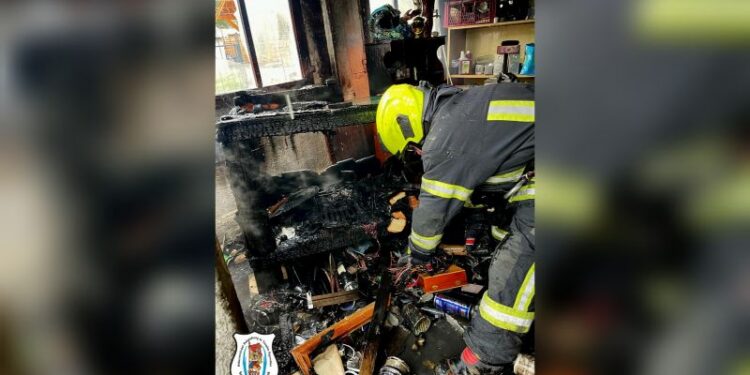 Melléképület lángolt a Pozsonyi utcában