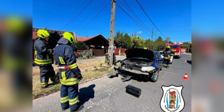 Oszlopnak hajtott a Renault